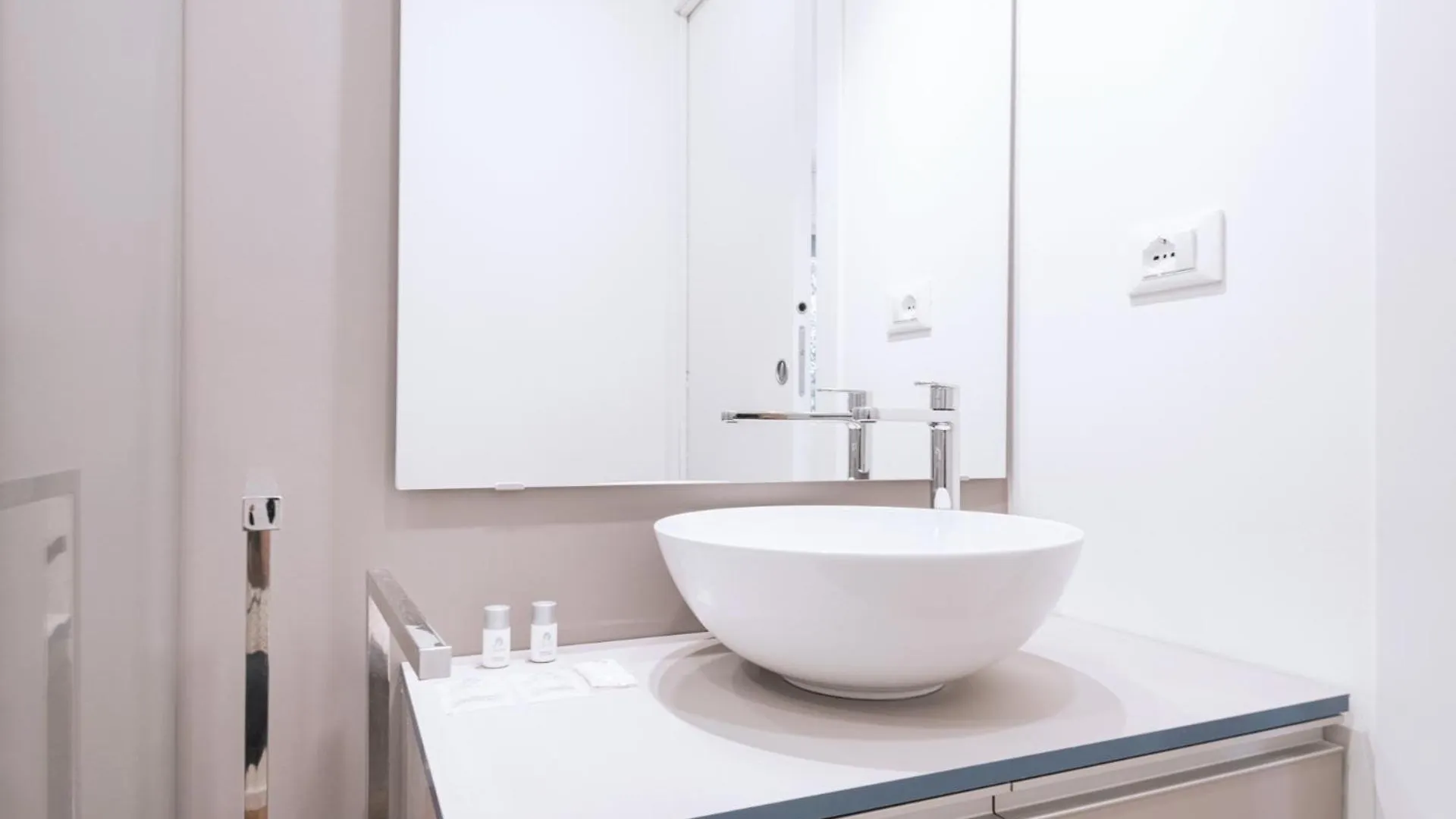 Easylife - Nuovo Bilocale Con Balcone S.Agostino Apartment Milan